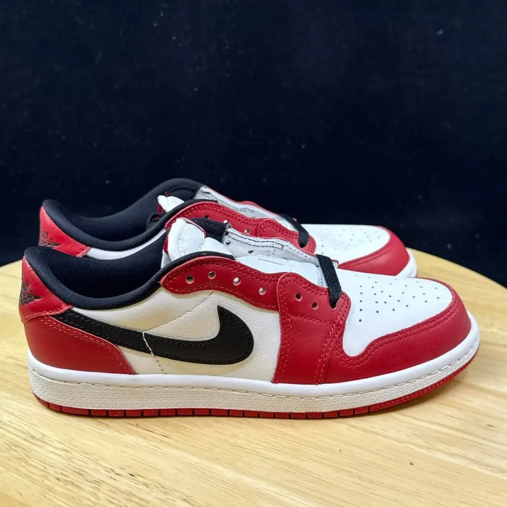 Nike Air Jordan Kids 1 Low Size 2.5y Chicago HQ6996-600 Red White Black New